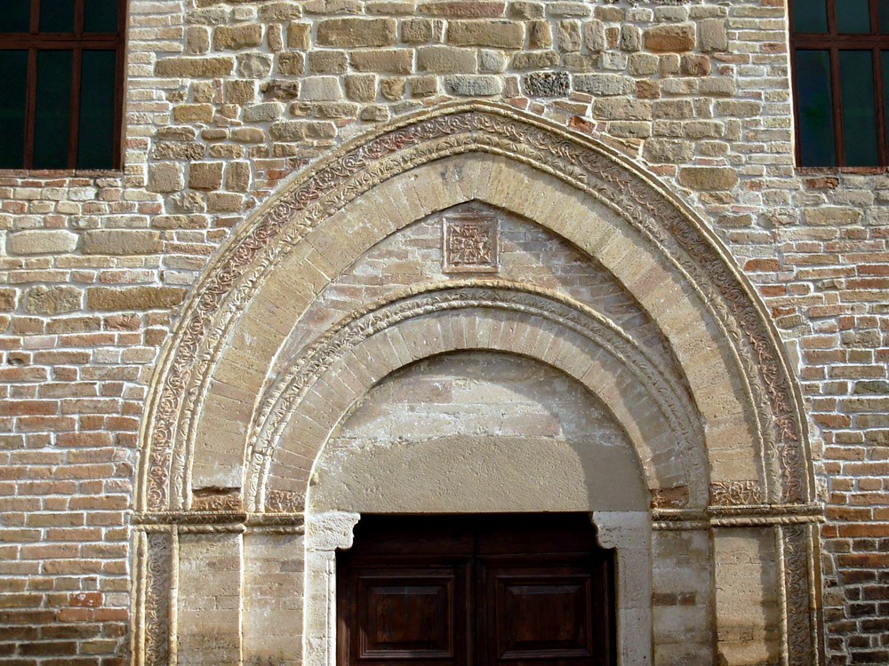p133 particolare portale